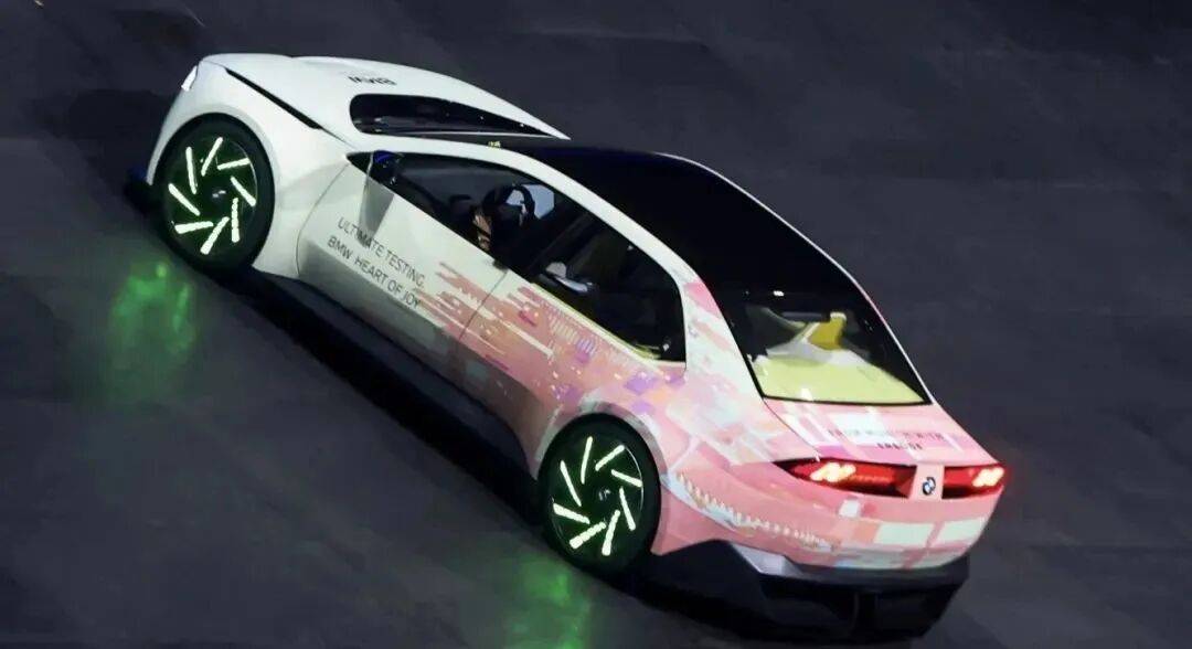 AI“入侵”汽车圈！风口将至，你的座驾即将“开挂”